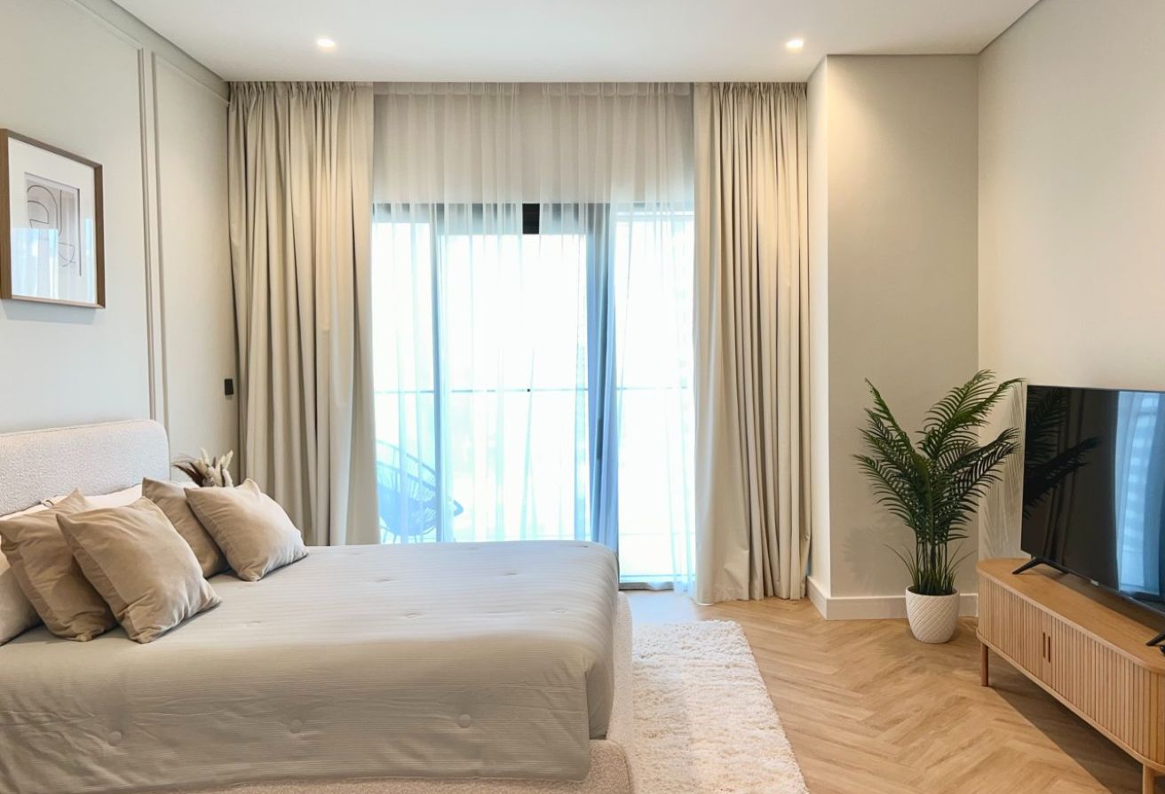 BURJ KHALIFA VIEW | FULLY FURNISHED | VACANT - 4