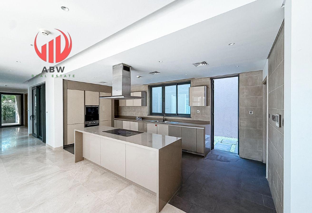 Elegant 5BR | Generous Layout | Move-In Ready photo 4
