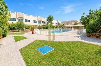 Villa - 4 - 4 for rent in Jumeirah 1 Villas - Jumeirah 1 - Jumeirah - Dubai