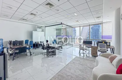 مكتب - استوديو للايجار في B2B  برج - الخليج التجاري - دبي