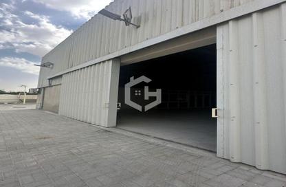 Warehouse - Studio - 2 Bathrooms for rent in Al Warsan 3 - Al Warsan - Dubai