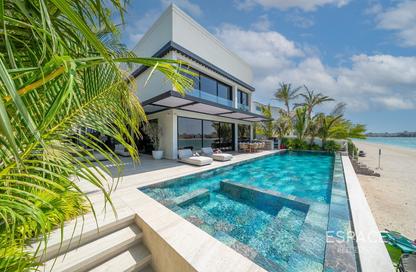 Villa - 4 Bedrooms - 5 Bathrooms for sale in Garden Homes Frond B - Garden Homes - Palm Jumeirah - Dubai
