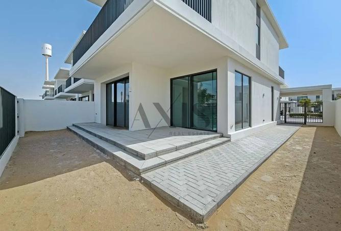 Luxury 4BR + Maid | Brand-New | Prime Location photo 2