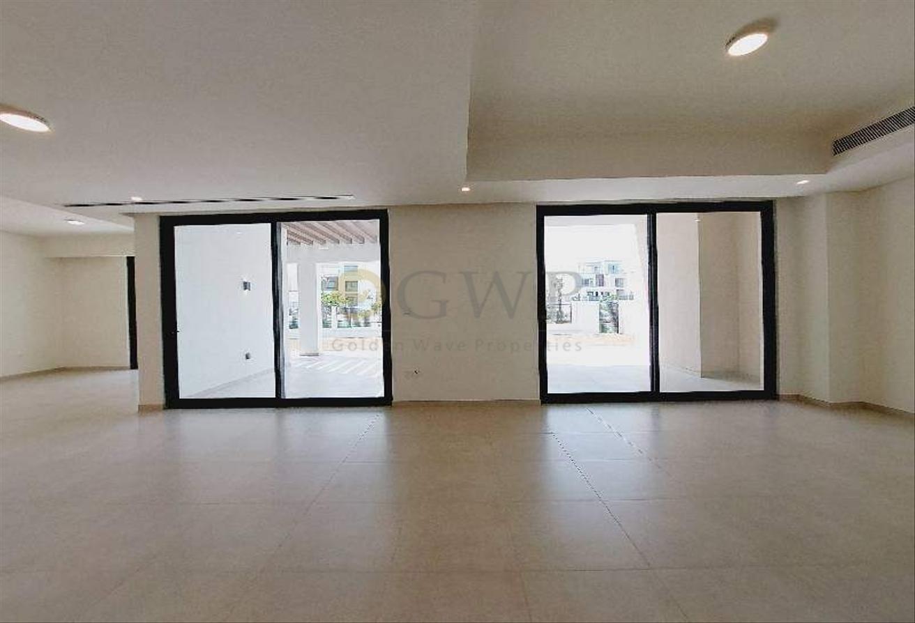 Single Row |On Park |Full Privacy |Best Location photo 17