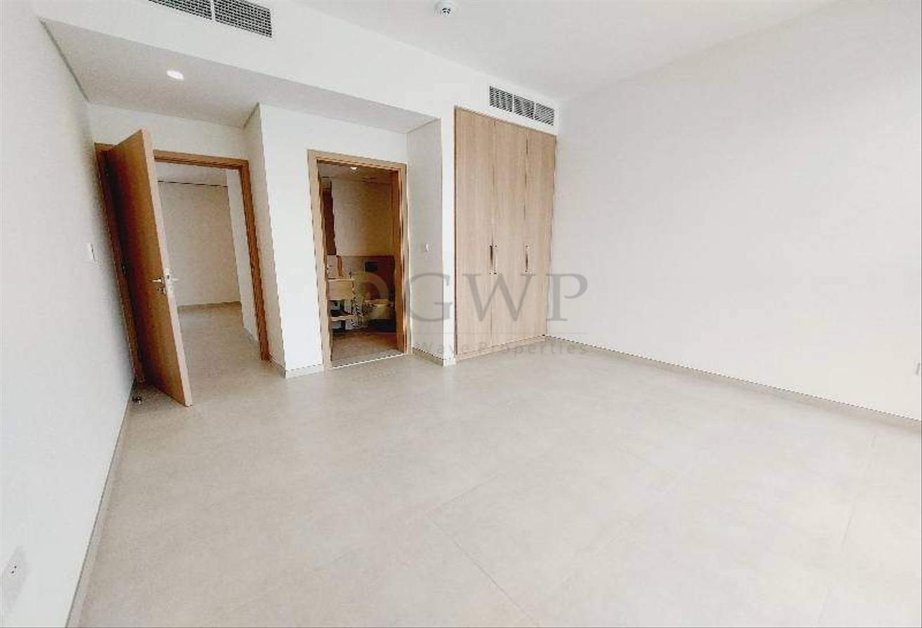 Single Row |On Park |Full Privacy |Best Location photo 10