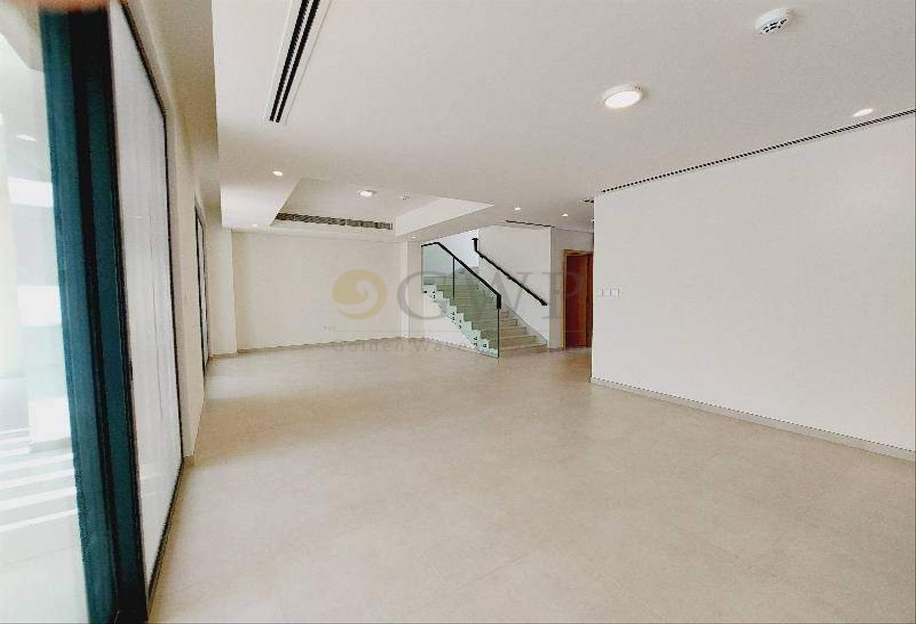 Single Row |On Park |Full Privacy |Best Location photo 4