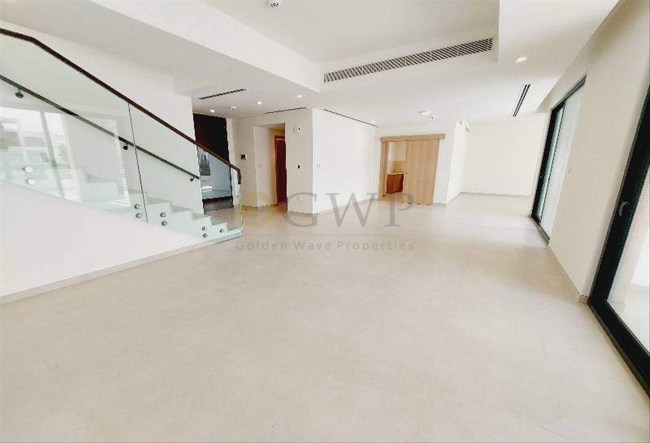 Single Row |On Park |Full Privacy |Best Location photo 3