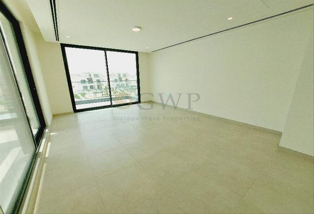 Single Row |On Park |Full Privacy |Best Location photo 9