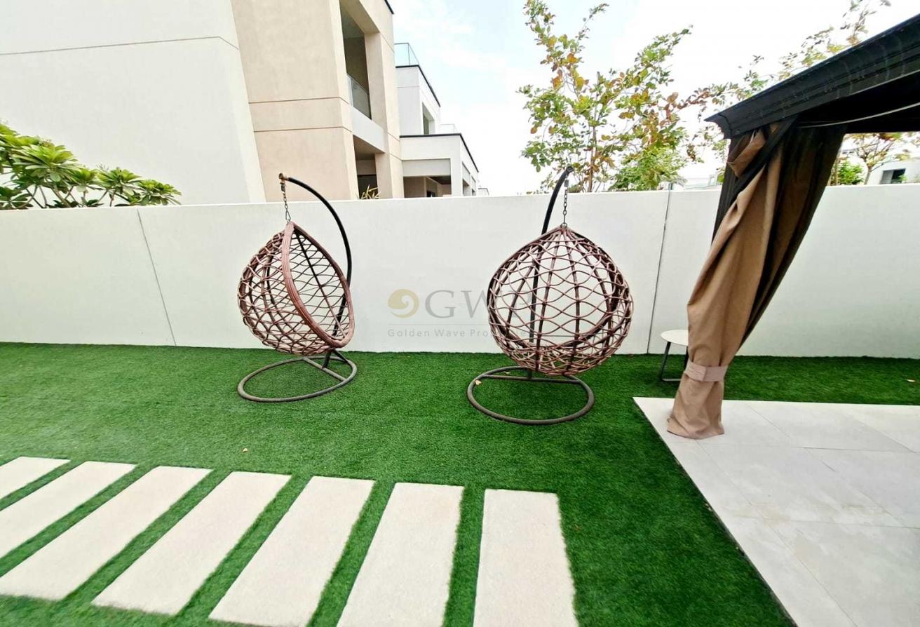 Single Row |On Park |Full Privacy |Best Location photo 21