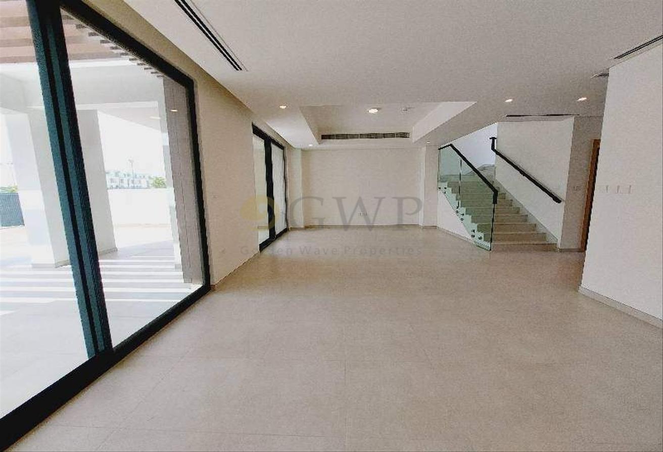 Single Row |On Park |Full Privacy |Best Location photo 5