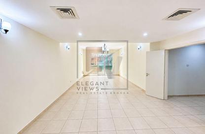 Apartment - 3 Bedrooms - 4 Bathrooms for rent in Diplomat Building - Umm Hurair 1 - Umm Hurair - Bur Dubai - Dubai