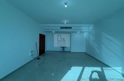 Apartment - 4 Bedrooms - 4 Bathrooms for rent in Al Sahel Tower 1 - Al Sahel Towers - Corniche Road - Abu Dhabi