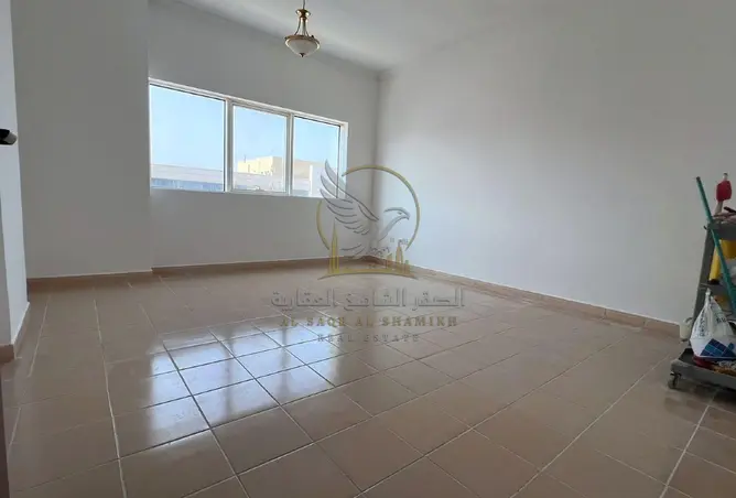 157811006 - Property Image 2