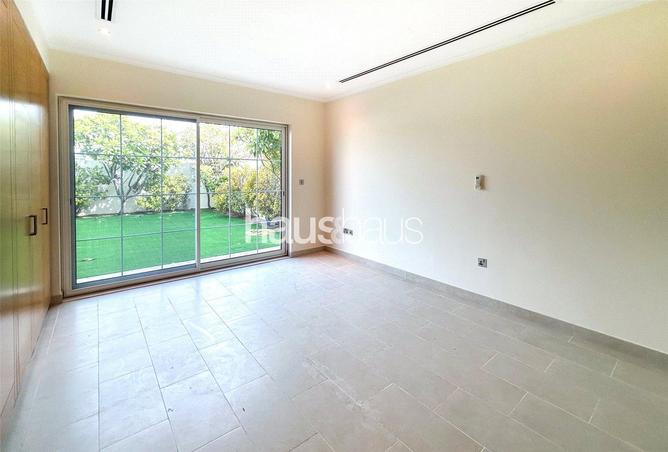 91825963 - Property Image 3