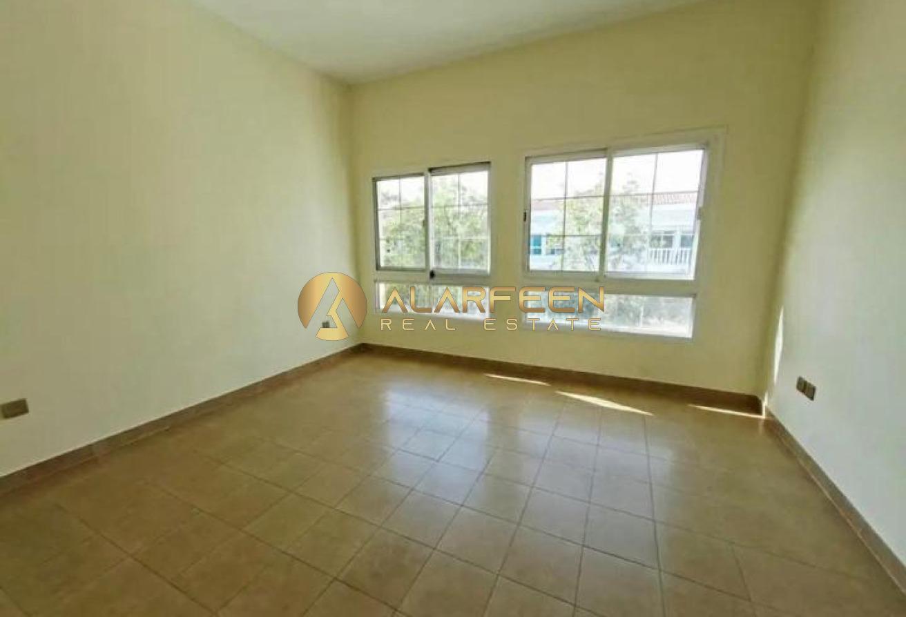 Fully Upgraded | 4Br+Maid | Private garden photo 5