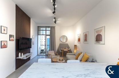 Apartment - 1 Bedroom - 2 Bathrooms for sale in Marina Wharf 1 - Marina Wharf - Dubai Marina - Dubai