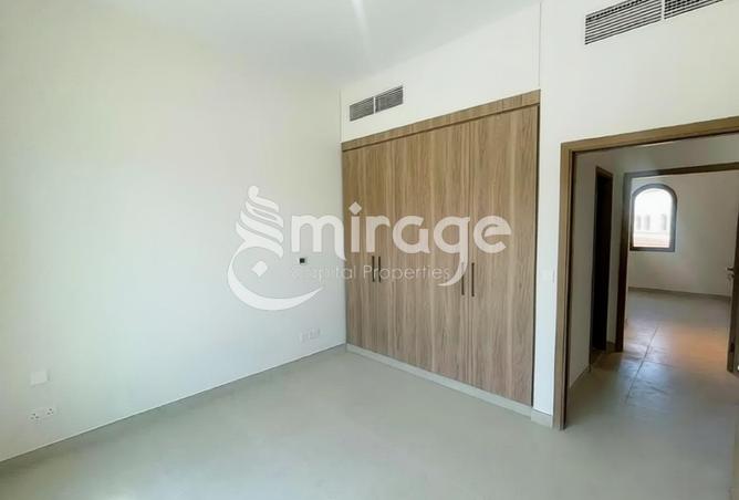 3-bed townhouse in Toledo — photo 2
