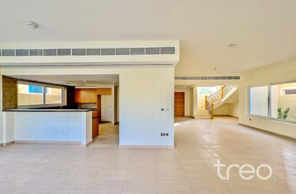 Villa - 4 - 4 for sale in Legacy Nova Villas - District 9 - Jumeirah Park - Dubai