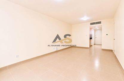 Apartment - Studio - 1 Bathroom for rent in Golden Sands 6 - Al Mankhool - Bur Dubai - Dubai Apartment - Studio - 1 Bathroom for rent in Golden Sands 6 - Al Mankhool - Bur Dubai - Dubai