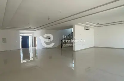 فيلا - 5 غرف نوم - 6 حمامات للبيع في الوثبة - أبوظبي