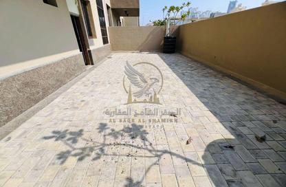 Villa - 4 - 6 for rent in Al Rifa'ah - Al Heerah - Sharjah