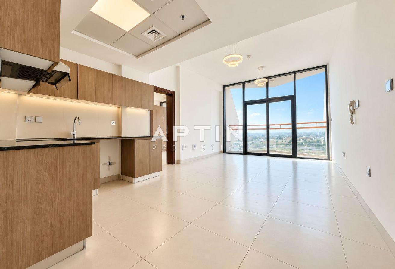 Modern 1 Bedroom Apartment |Pool & Gym | Binghatti photo 6