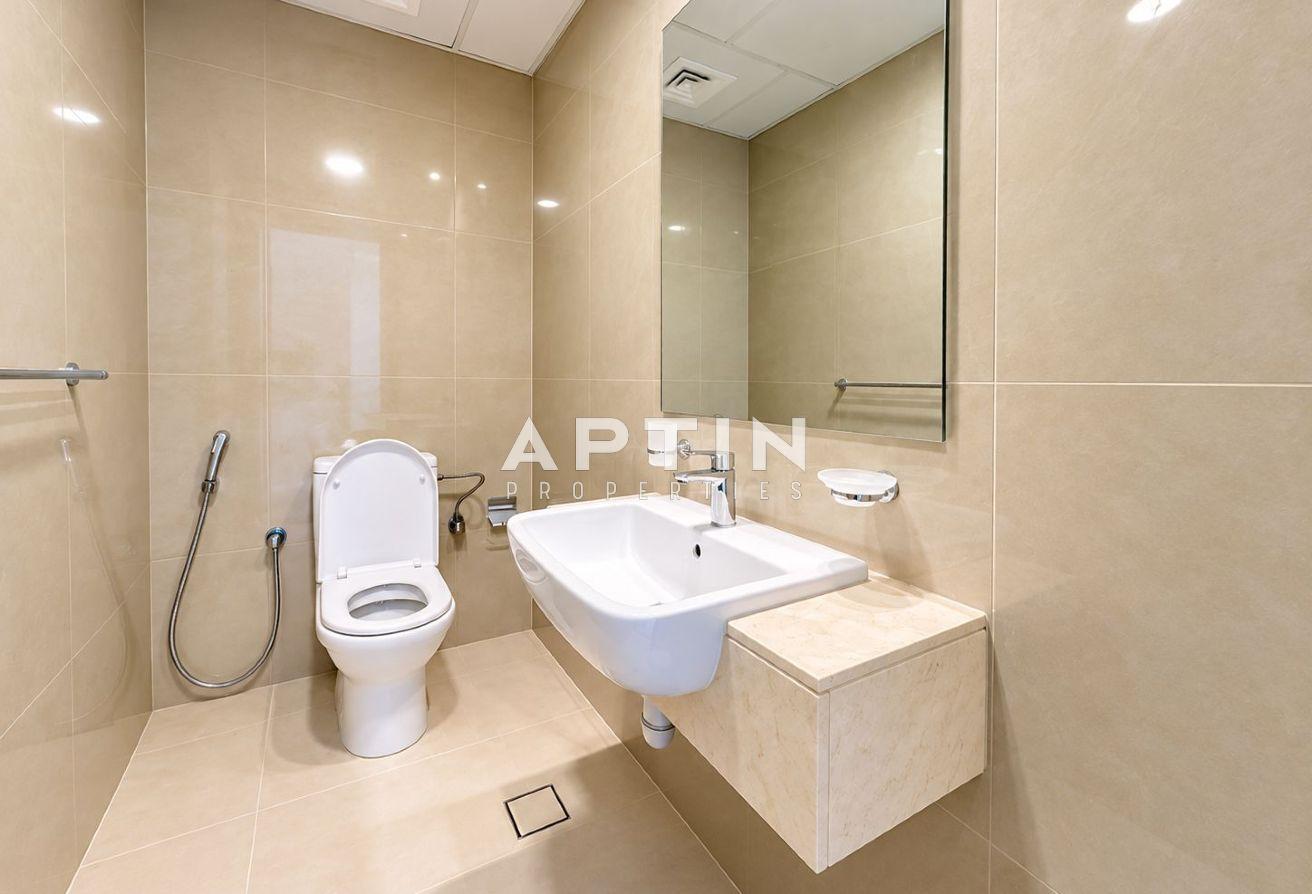 Modern 1 Bedroom Apartment |Pool & Gym | Binghatti photo 9