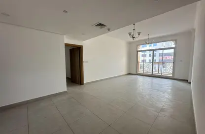 شقة - غرفة نوم - 2 حمامات للايجار في مجان - دبي لاند - دبي