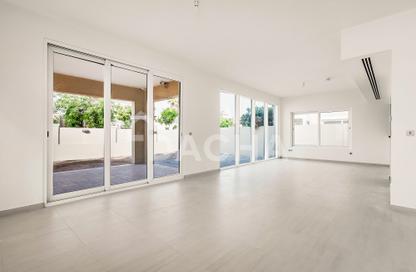 Villa - 4 - 5 for sale in Legacy Nova Villas - District 9 - Jumeirah Park - Dubai
