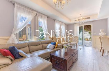 Villa - 2 Bedrooms - 3 Bathrooms for rent in Springs 1 - The Springs - Dubai
