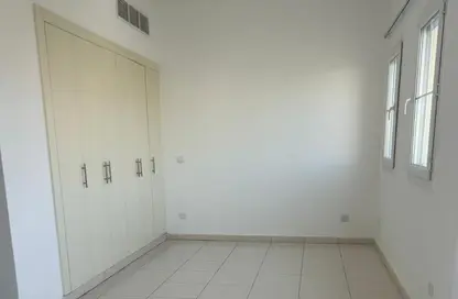 فيلا - 2 غرف نوم - 3 حمامات للايجار في الينابيع 11 - الينابيع - دبي