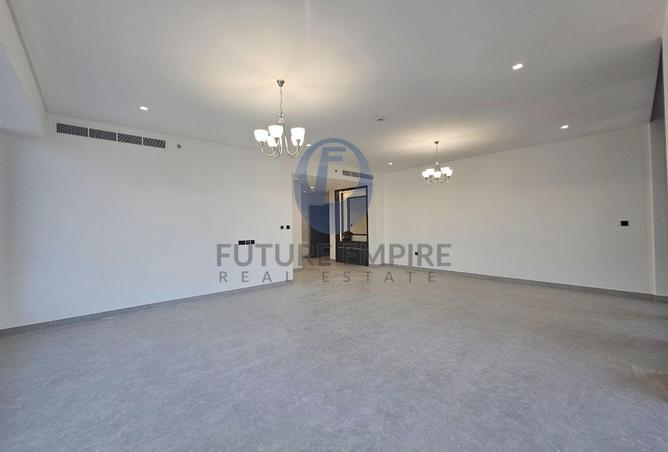 98240010 - Property Image 3