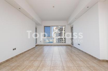 Apartment - 2 - 3 for rent in Marina Residences 6 - Marina Residences - Palm Jumeirah - Dubai