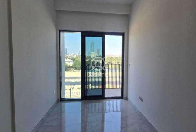 Unfurnished 1 BR | Modern Layout |Community View