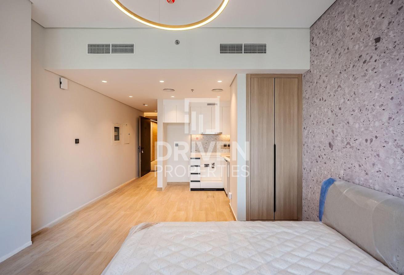 Vastu Complaint | Brand New | Fully Furnished photo 4