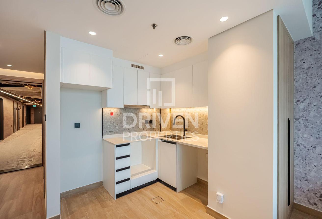 Vastu Complaint | Brand New | Fully Furnished photo 6