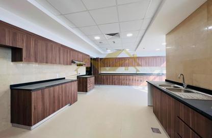 Apartment - 4 Bedrooms - 5 Bathrooms for rent in Escape Tower - Business Bay - Dubai Apartment - 4 Bedrooms - 5 Bathrooms for rent in Escape Tower - Business Bay - Dubai