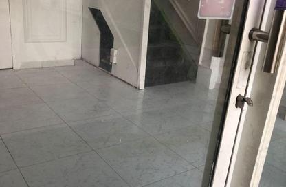 متجر - استوديو - 2 حمامات للايجار في فلل الروضة 2 - 2  الروضة - الروضة - عجمان