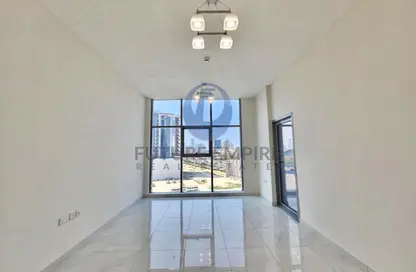 شقة - غرفة نوم - 2 حمامات للايجار في حور 18 - الجداف - دبي