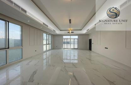 Villa - 5 Bedrooms - 7 Bathrooms for rent in Al Aweer 1 - Al Aweer - Dubai