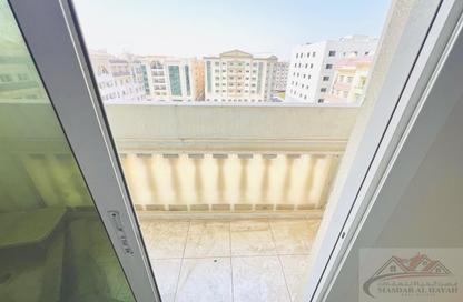 Apartment - 2 Bedrooms - 2 Bathrooms for rent in SG Muwaileh Building - Muwaileh - Sharjah