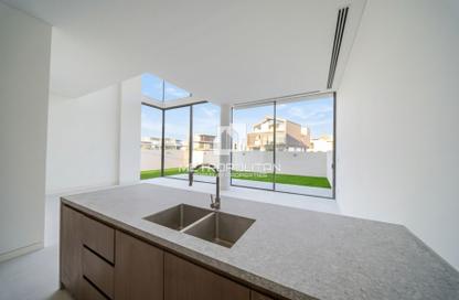 Villa - 3 - 4 for rent in Nad Al Sheba Gardens 3 - Nad Al Sheba Gardens - Nad Al Sheba 1 - Nad Al Sheba - Dubai