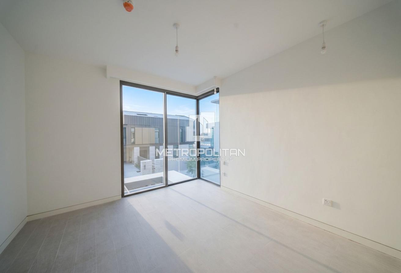 3 BR+Family Room|Ready Soon|Single Row|SD G+2 photo 11