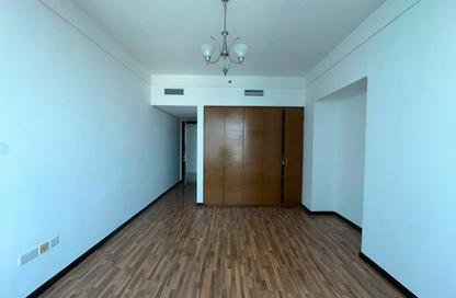 Apartment - 3 - 4 for sale in Blue Tower - Al Majaz 3 - Al Majaz - Sharjah Apartment - 3 - 4 for sale in Blue Tower - Al Majaz 3 - Al Majaz - Sharjah