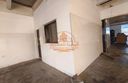مستودع - استوديو - 4 حمامات للايجار في الجليل - الصجعة - الشارقة
