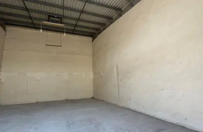 Warehouse - Studio - 1 Bathroom for rent in Mussafah Industrial Area - Mussafah - Abu Dhabi