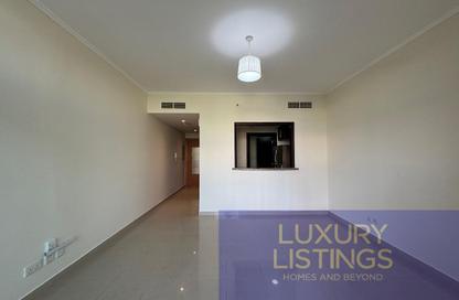 Apartment - Studio - 1 for rent in The Links Canal Apartments - The Links - The Views - Dubai