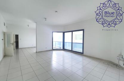 Apartment - 3 - 4 for rent in Al Reem Plaza - Al Majaz 1 - Al Majaz - Sharjah