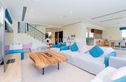 Villa - 4 Bedrooms - 4 Bathrooms for sale in District 4 - Jumeirah Park - Dubai