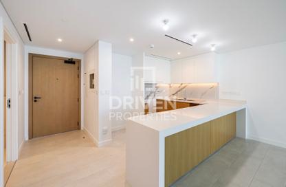 Apartment - 2 - 3 for rent in La Vie - Jumeirah Beach Residence - Dubai